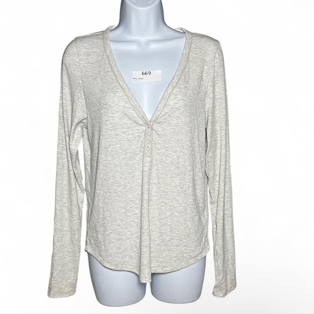 American Eagle Outfitters Heather Gray Long Sleeve Henley T Shirt